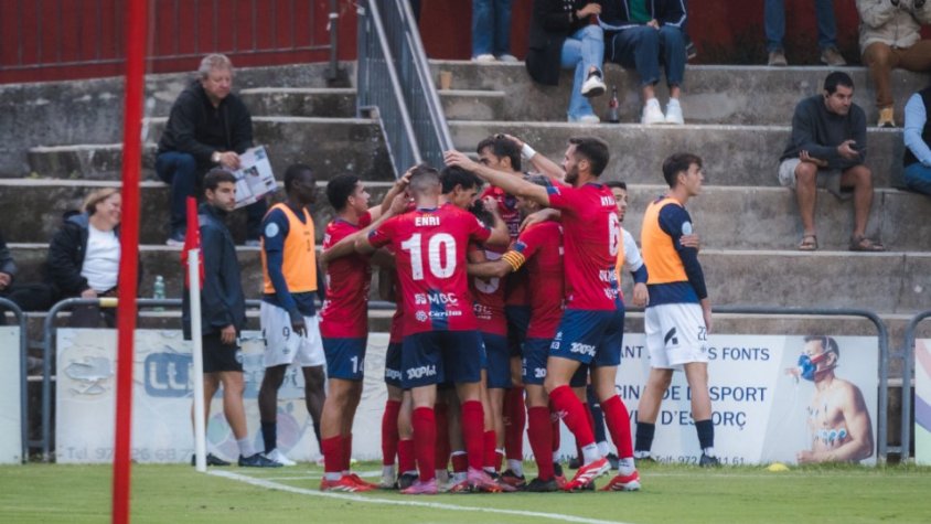 L’Olot visita el camp del Barça Atlètic amb la il·lusió de seguir puntuant