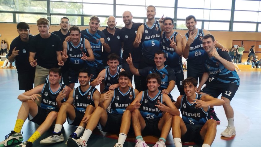 El Club Bàsquet Vall d’en Bas masculí segueix intractable a Copa Catalunya