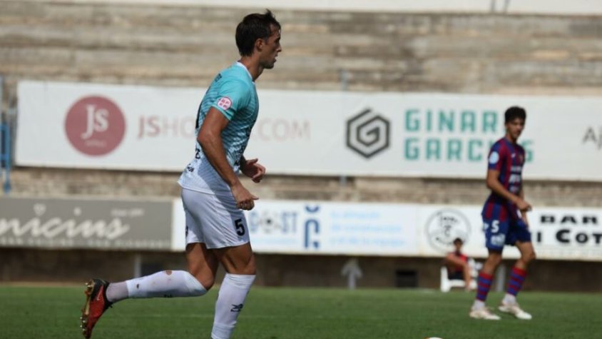 Marc Fuentes renova amb l'Olot