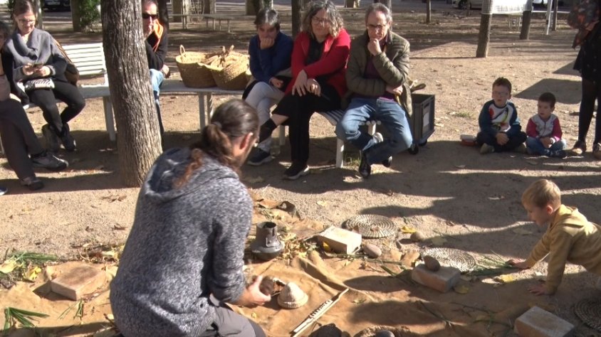 La plaça de Sant Miquel d’Olot acull una jornada d’arqueologia