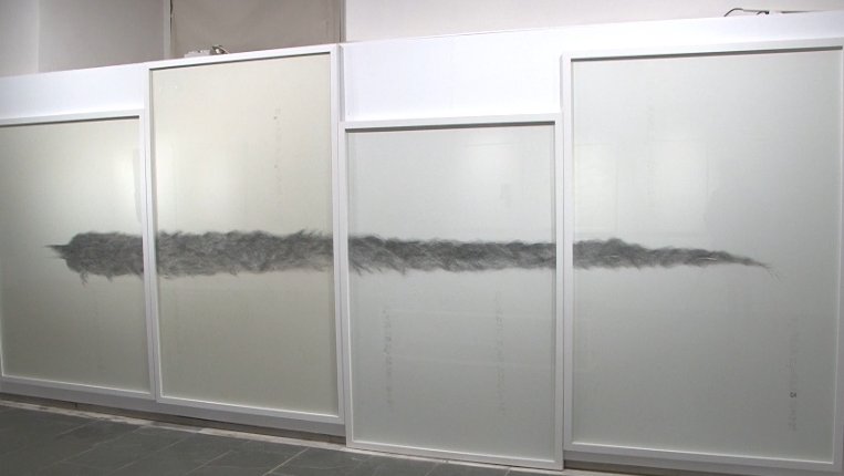 L’artista Àlex Nogué entrega una obra al Museu de la Garrotxa