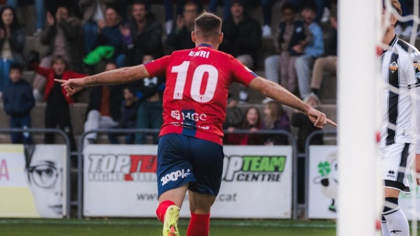 L’Olot fa un pas endavant amb una victòria solvent contra el Castelló B (2-0)