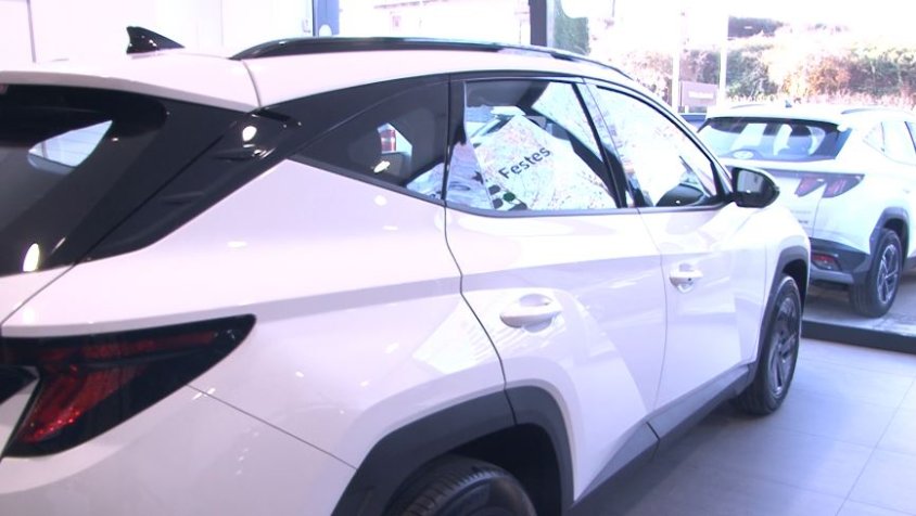 La baixada de preus de les marques i les ajudes per part de les administracions augmenten les vendes dels vehicles elèctrics a la Garrotxa
