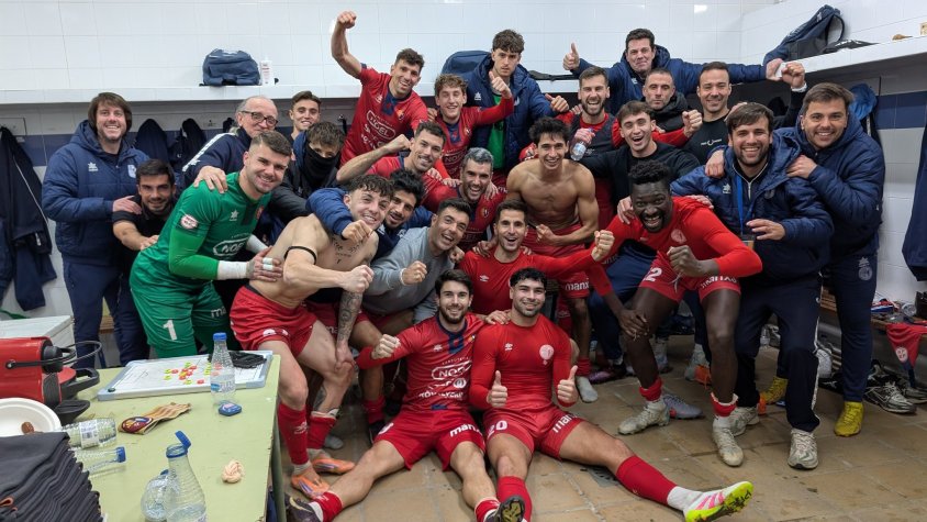 Un Olot amb molt d'ofici es rebel·la amb la història i assalta el Collao (0-2)
