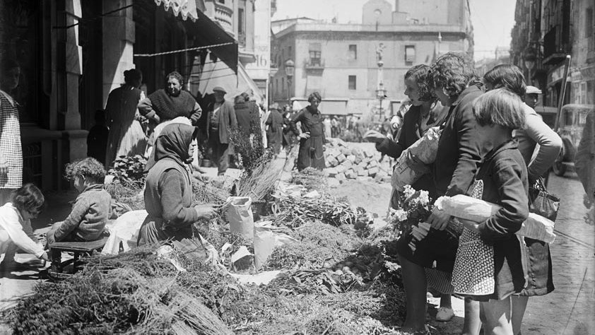 Venda d'herbes remeieres a la Fira de Sant Ponç de Barcelona (1935)