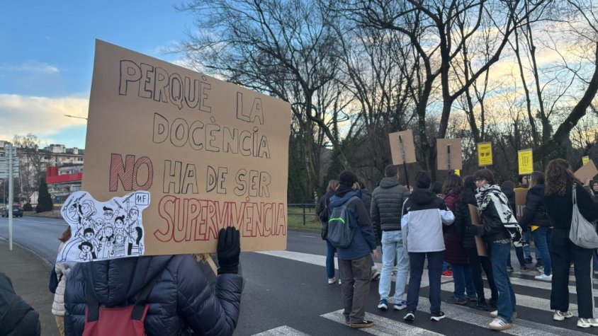 Imatge de la manifestació d'aquest dimecres al matí a Olot