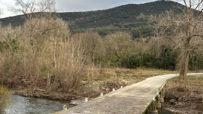 Els veïns dels Angles, a Montagut, demanen no quedar aïllats cada vegada que plou molt i el passallís principal s’inunda
