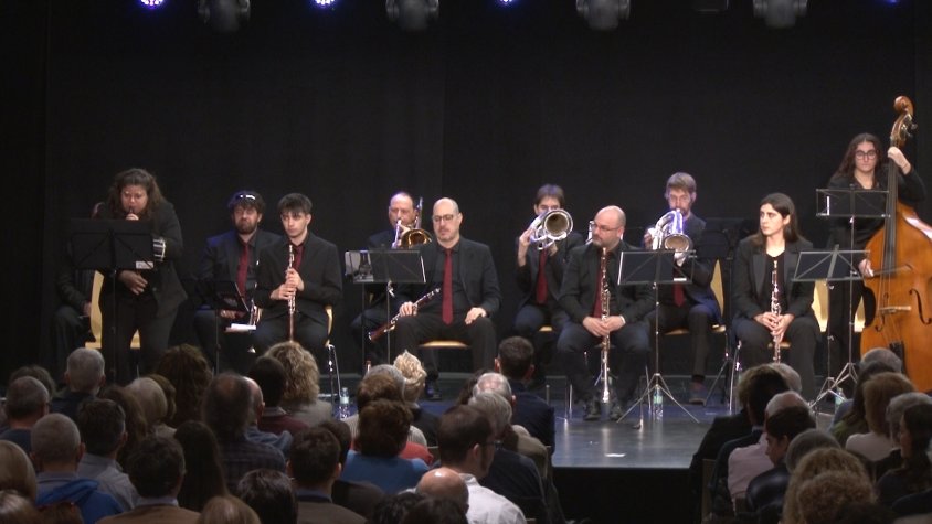 74 dies d’activitats sardanístiques durant la temporada d’Olot com a Capital de la Sardana 2026