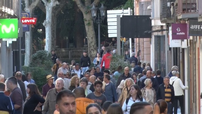 Les estafes en la compra i venda de cotxes de segona mà i les estafes per part d'algunes empreses de plaques solars van en augment