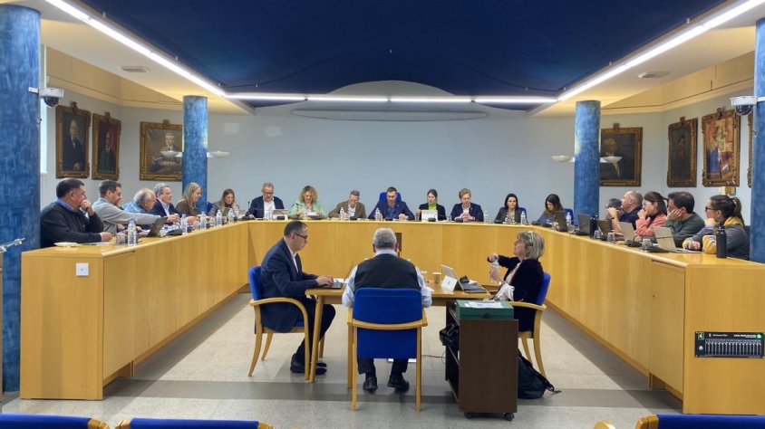 Imatge del ple de març de l'Ajuntament d'Olot celebrat aquest dijous al vespre