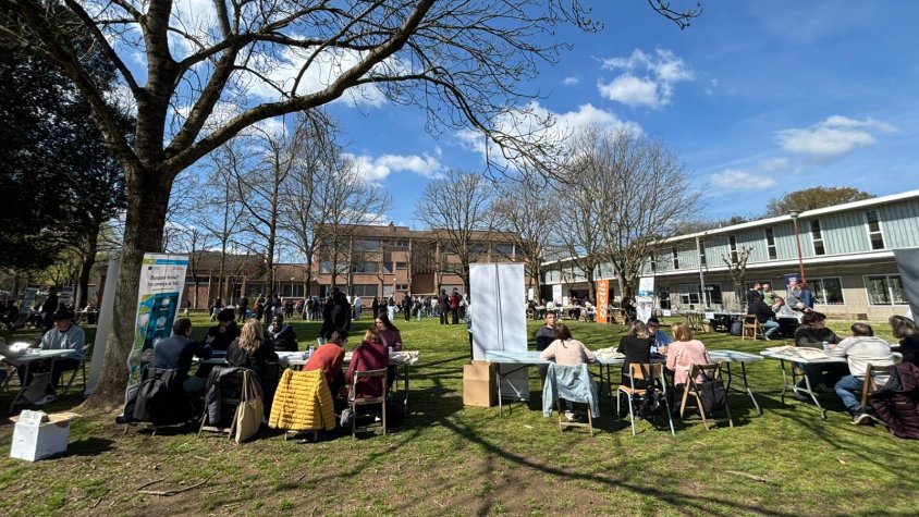 L’INS Garrotxa impulsa el talent jove amb un "speed dating" laboral amb empreses de la comarca