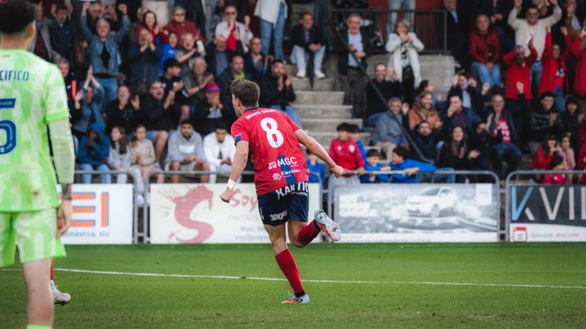 L’Olot suma un punt d’or contra el Barça Atlètic (1-1)