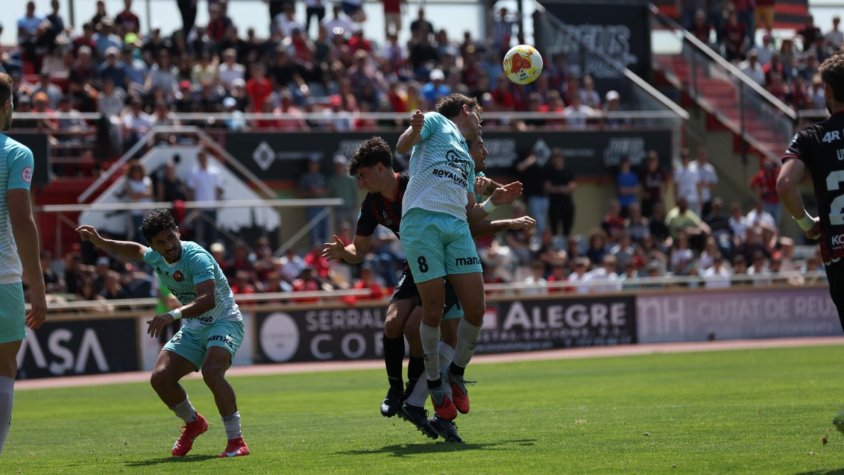 L’Olot perd el match ball de Reus i s’ho jugarà tot a l’última jornada