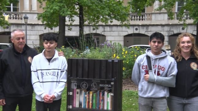 El barri dels Desemparats d’Olot estrena un biblioniu