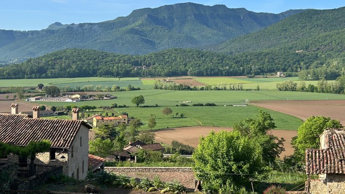 L’Ajuntament de la Vall d’en Bas demana a la Generalitat que se’ls inclogui a l’Estatut dels Municipis Rurals