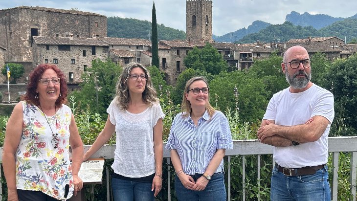 Santa Pau vota per escollir quatre nous membres del Consell de Poble