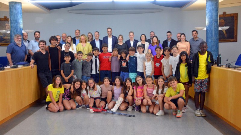 Un bicibús, refugis climàtics i millores als contenidors, algunes de les peticions dels alumnes al Ple del Consell dels Infants d'Olot