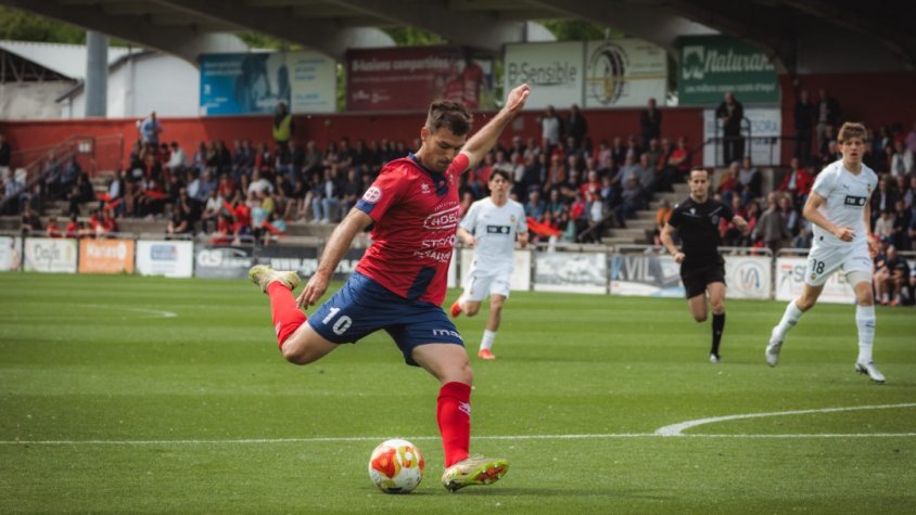 Rubén Enri en una acció de joc en un partit de la temporada 2025-26