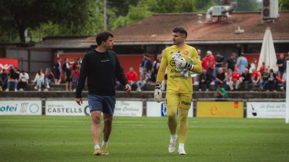 Gil Muntadas i Walid Meddeb son els nous jugadors de la Unió Esportiva Olot per la pròxima temporada a Segona Federació