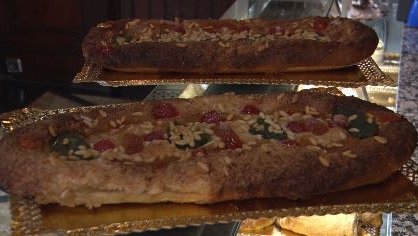 Els pastissers preveuen bones vendes de coca de Sant Joan pel fet que cau amb dimarts i molta gent es quedarà a casa