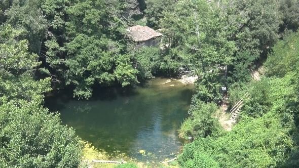 Els pobles de la Garrotxa apel·len al respecte a les zones de gorgs i a respectar les regulacions 
